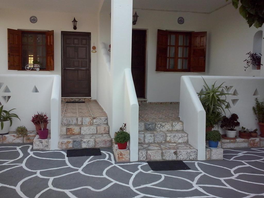 Athena'S Houses Skyros Exterior foto